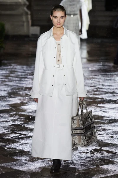 Look 54
